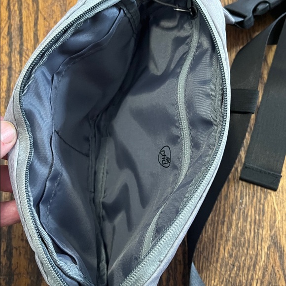 Travelon Light Gray Belt Bag NWOT - Picture 4 of 4